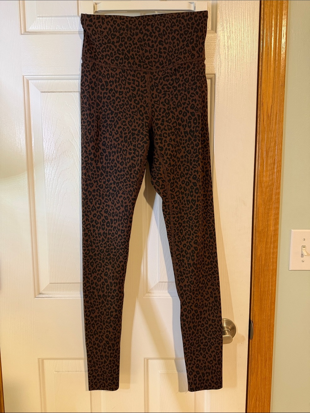 PINK Victoria's Secret Brown Leopard Print High-Rise Leggings